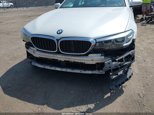 WBAJA7C56KG910678 BMW 530I