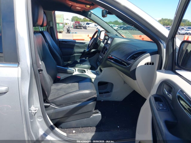 2C4RDGCG4KR753407 Dodge Grand Caravan