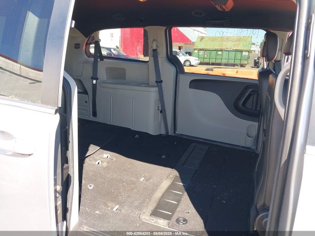 2C4RDGCG4KR753407 Dodge Grand Caravan