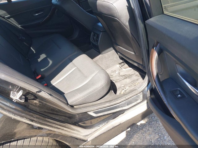 WBA3B1G53FNT63951 BMW 320i