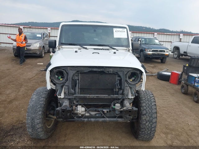 1C4BJWFG4GL344453 Jeep Wrangler