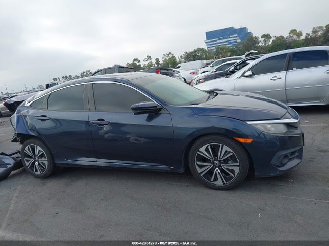 Honda l15b7 2017 19XFC1F33HE207381 Image 14