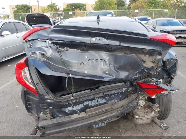 Honda l15b7 2017 19XFC1F33HE207381 Image 17