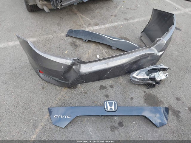 Honda l15b7 2017 19XFC1F33HE207381 Image 12