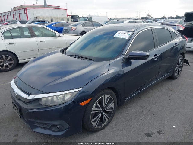 Honda l15b7 2017 19XFC1F33HE207381 Image 2
