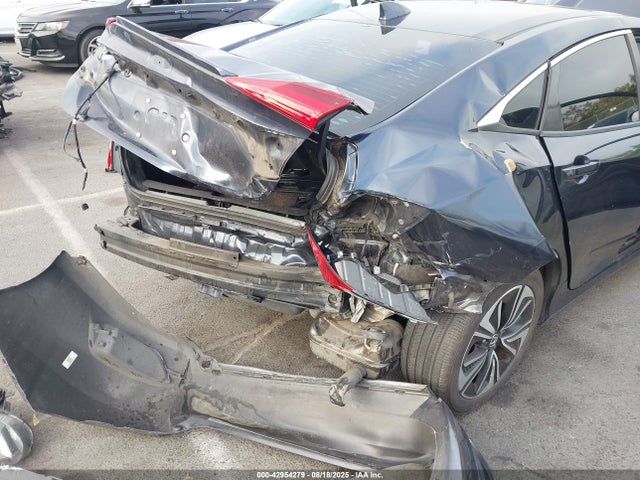 Honda l15b7 2017 19XFC1F33HE207381 Image 6