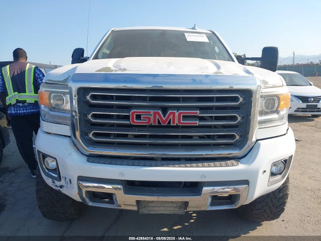 1GT12UE86GF177387 GMC lml - pti, duramax