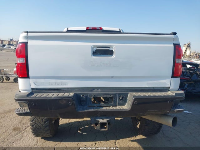 1GT12UE86GF177387 GMC lml - pti, duramax