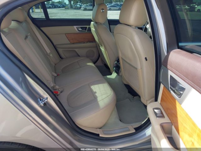 2010 JAGUAR XF SAJWA0FA7AHR60556 Photo 7