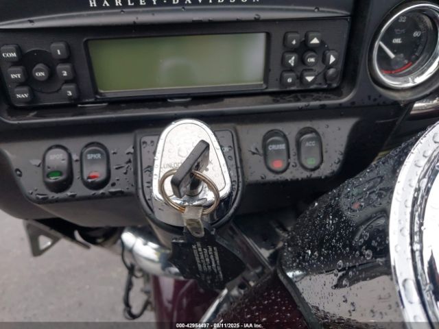 2007 HARLEY-DAVIDSON FLHTCUI 1HD1FC4167Y715463 Photo 10