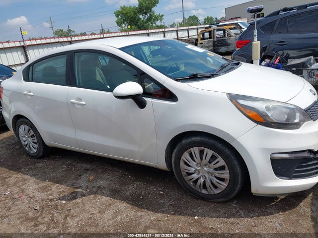 KIA 2017 2017 KNADM4A32H6071115 Image 13