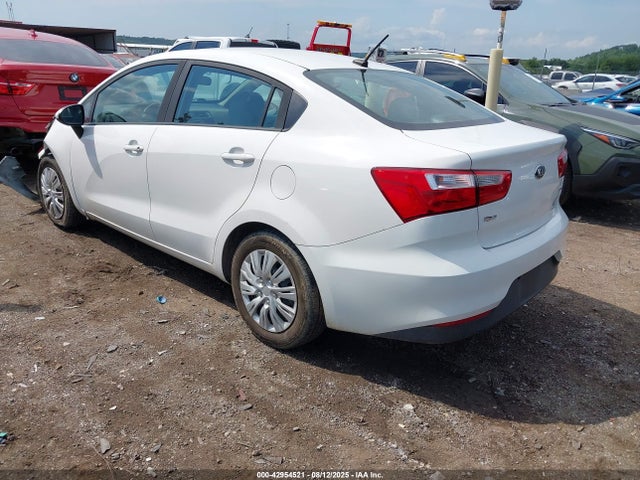 KIA 2017 2017 KNADM4A32H6071115 Image 3