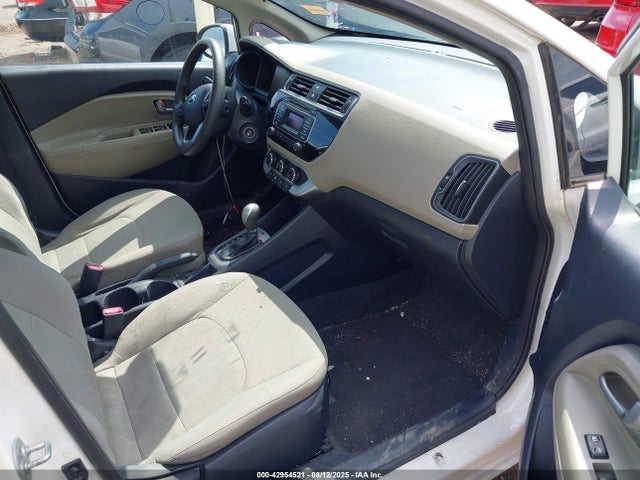 KIA 2017 2017 KNADM4A32H6071115 Image 5