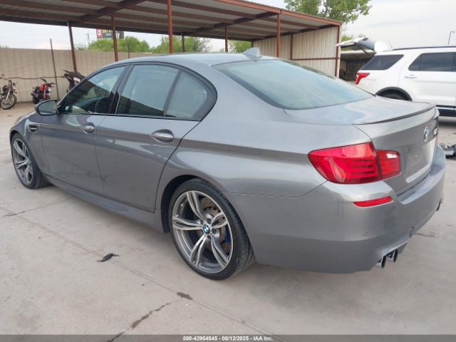 2013 BMW M5 WBSFV9C53DD096298 Photo 2