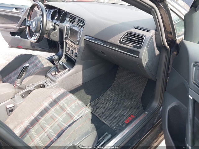 3VW547AU5HM050239 Volkswagen 2.0 tsi
