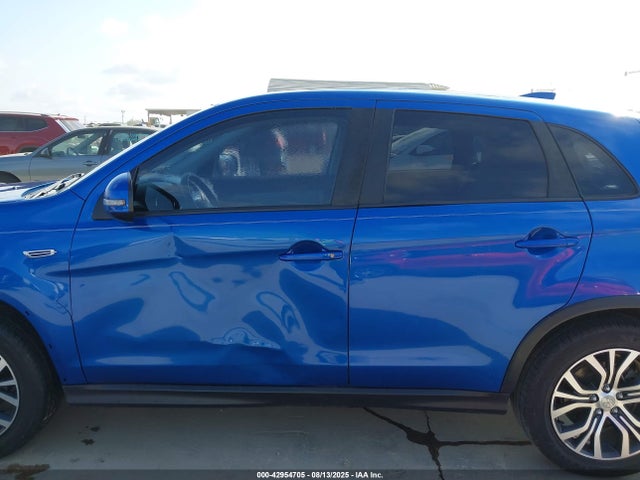 Mitsubishi mivec 2018 JA4AP3AU9JZ009502 Image 13