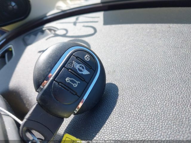 2016 MINI CLUBMAN WMWLN5C52G2B35174 Photo 10