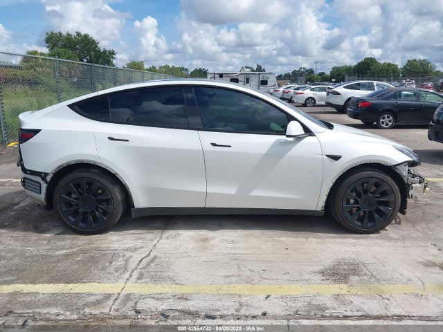 5YJYGDEE0MF246676 Tesla Model Y