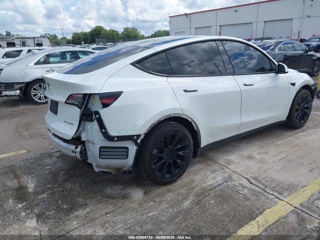 2021 TESLA MODEL Y 5YJYGDEE0MF246676 Photo 3