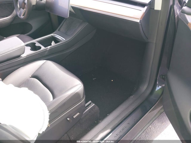 2024 TESLA MODEL Y 7SAYGDED7RF113057 Photo 4