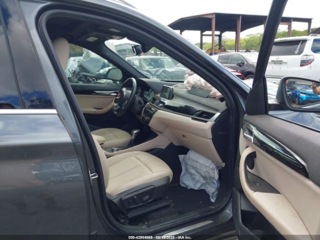 2019 BMW X1 WBXHT3C5XK3H35594 Photo 4