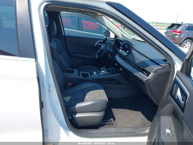 2023 MITSUBISHI OUTLANDER JA4J3UA85PZ034703 Photo 4