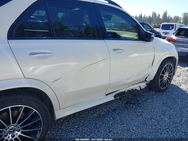 4JGFB5KB1NA699975 Mercedes-Benz m256