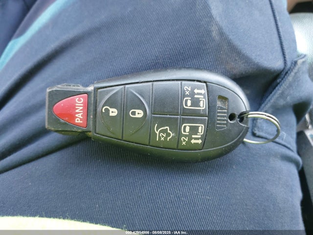 2C4RC1BG7ER158265 Chrysler Town and Country