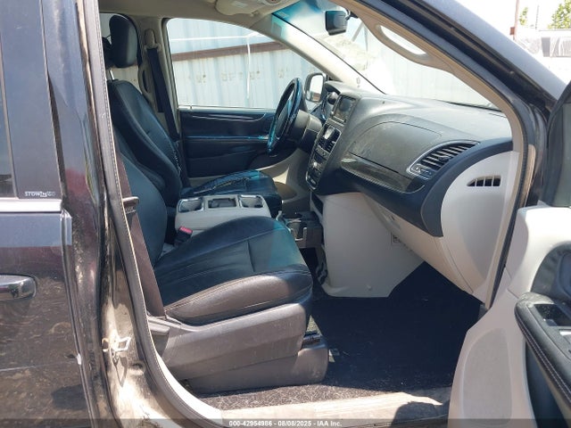 2C4RC1BG7ER158265 Chrysler Town and Country