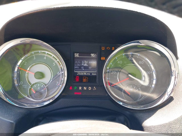2C4RC1BG7ER158265 Chrysler Town and Country
