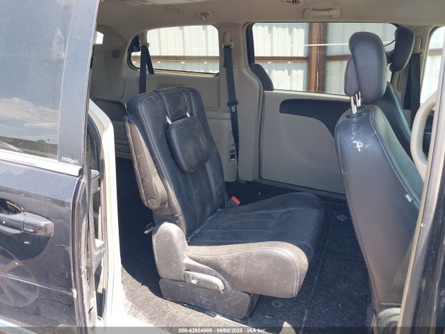 2C4RC1BG7ER158265 Chrysler Town and Country