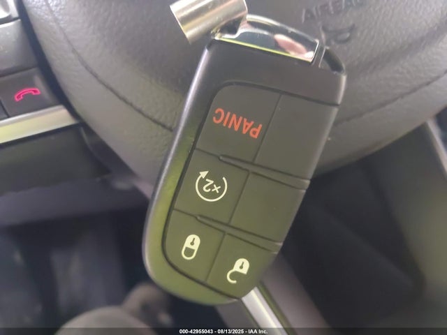 Jeep 2025 2025 3C4NJDBN3ST577548 Image 11