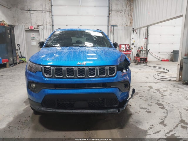 Jeep 2025 2025 3C4NJDBN3ST577548 Image 13