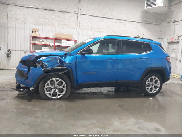 Jeep 2025 2025 3C4NJDBN3ST577548 Image 15