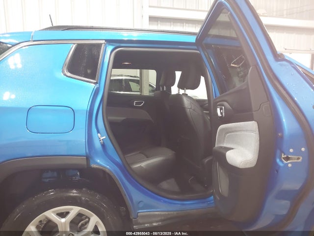 Jeep 2025 2025 3C4NJDBN3ST577548 Image 8