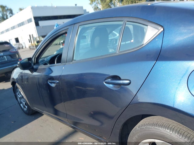 JM1BN1U74H1130540 Mazda pe