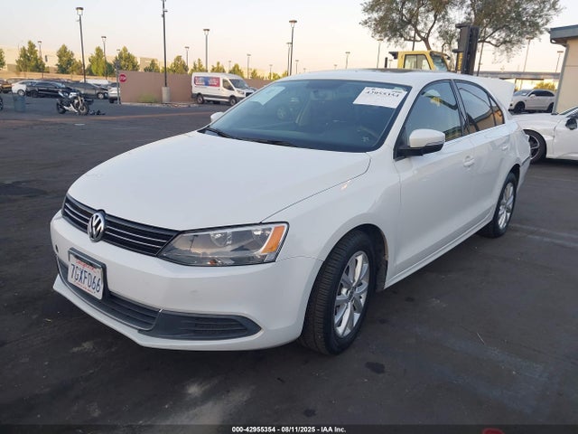 3VWD17AJ0EM329992 Volkswagen Jetta