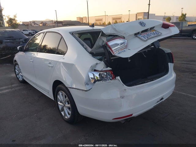 3VWD17AJ0EM329992 Volkswagen Jetta