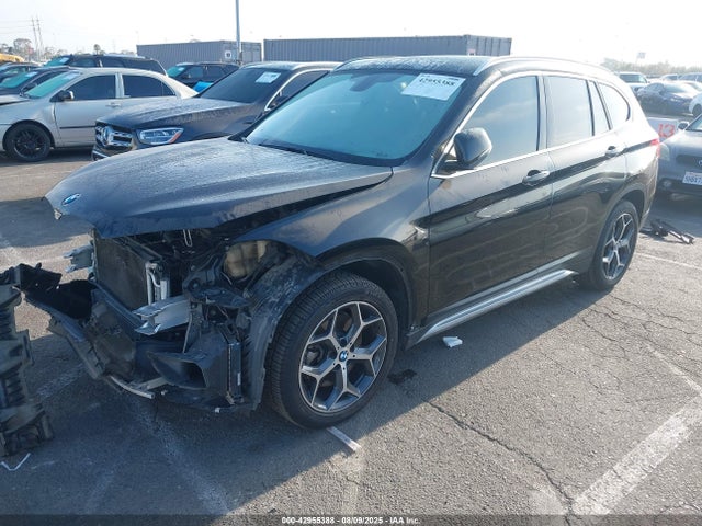 BMW X1 2018 WBXHT3C38J3H31038 Image 2