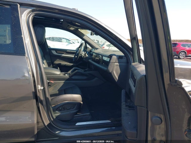 WP1AA2AYXSDA03578 Porsche 2025