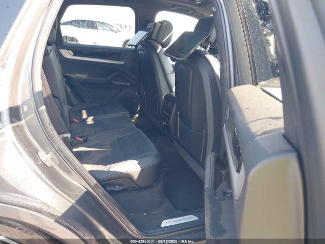 WP1AA2AYXSDA03578 Porsche 2025