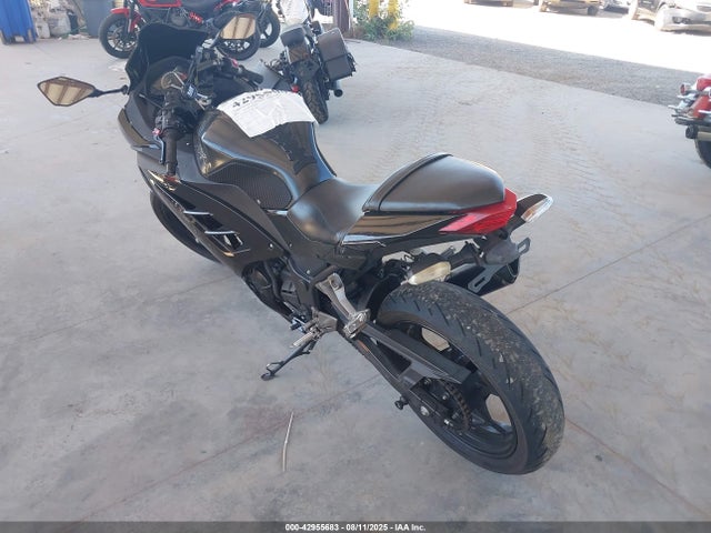Kawasaki Ninja 300 2016 JKAEX8A13GDA28561 Image 3