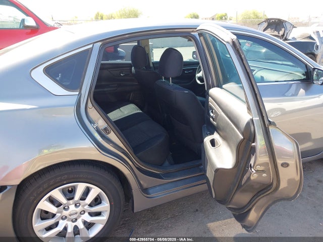 1N4AL3AP4GC182888 Nissan 2016