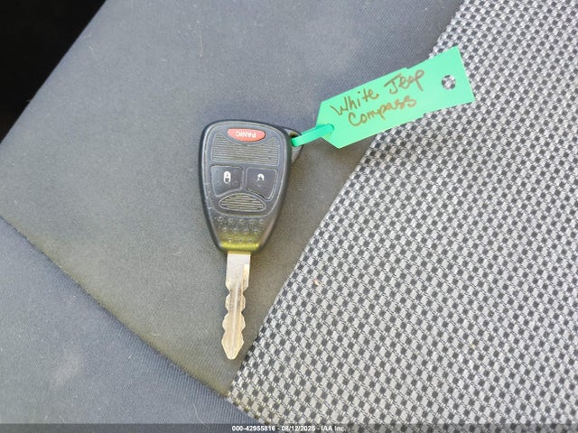 1C4NJCBA0GD641811 Jeep Compass