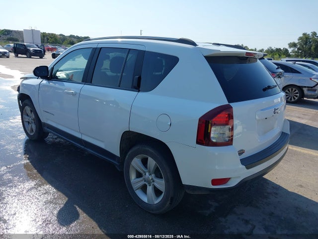 1C4NJCBA0GD641811 Jeep Compass