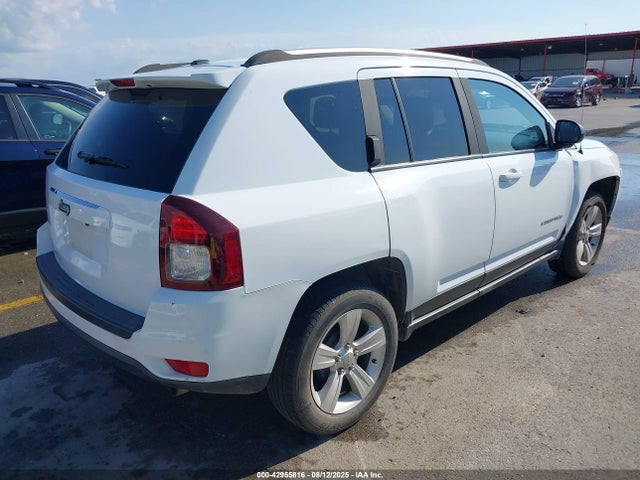 1C4NJCBA0GD641811 Jeep Compass