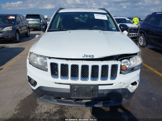 1C4NJCBA0GD641811 Jeep Compass