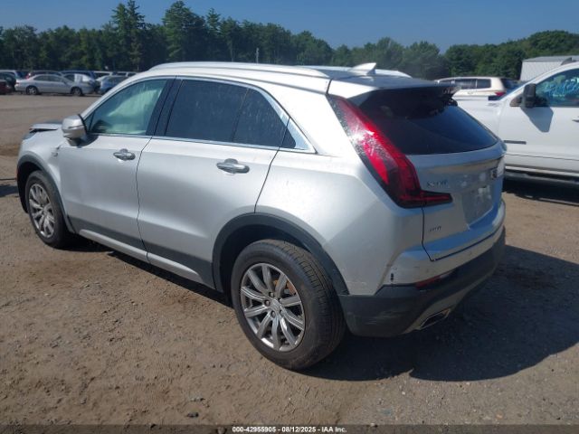 2022 CADILLAC XT4 1GYFZDR43NF117535 Photo 2