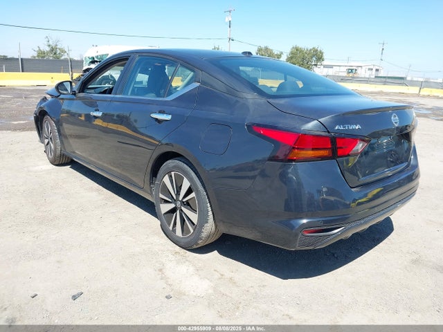 Nissan 2022 2022 1N4BL4DV1NN360827 Image 3