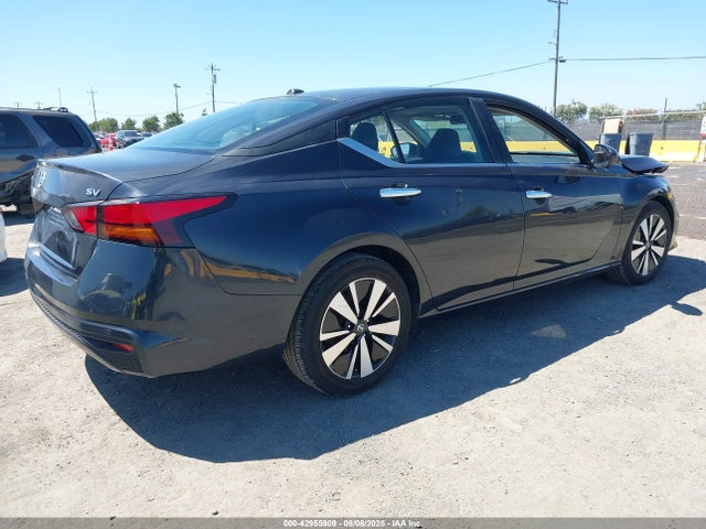 Nissan 2022 2022 1N4BL4DV1NN360827 Image 4